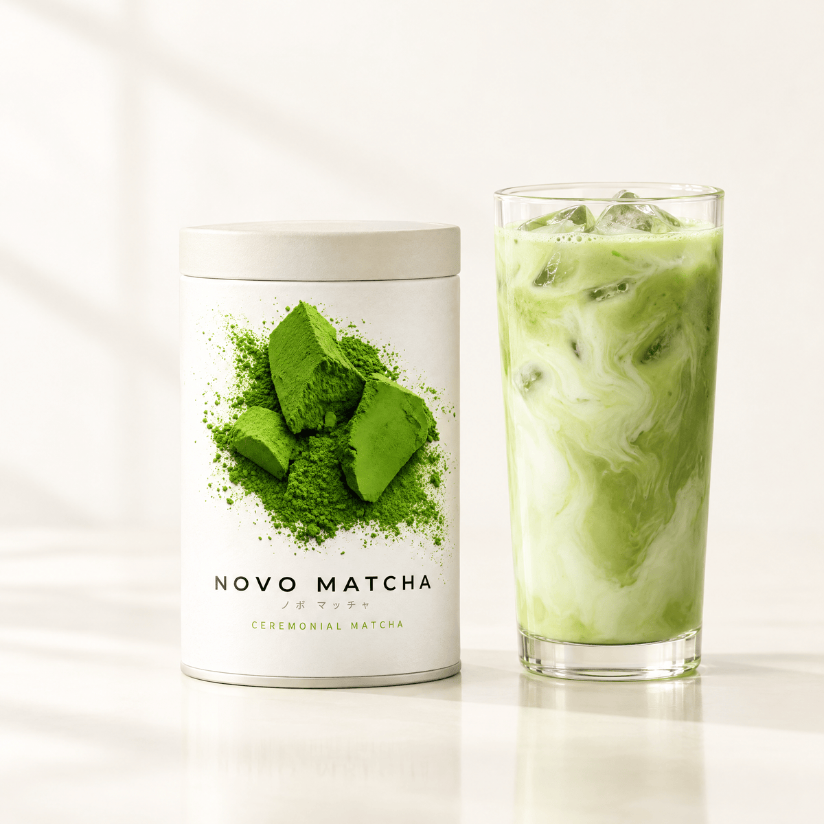 NOVO Protein Matcha Dose mit Iced Matcha Latte